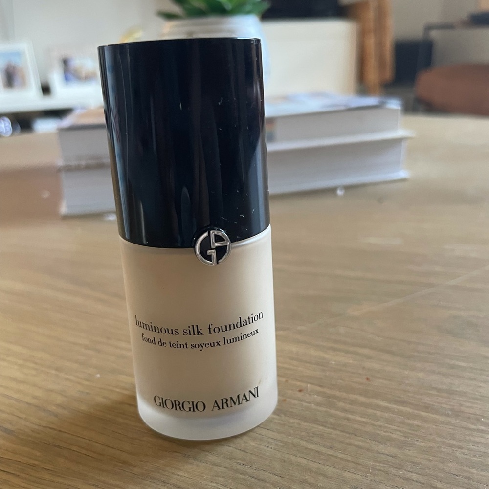 Armani Luminous Silk 2